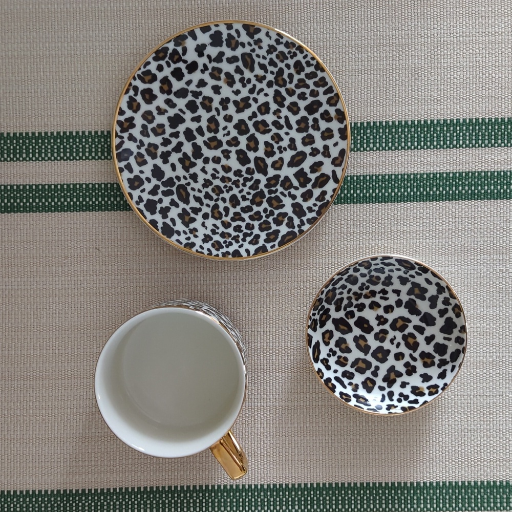 Leopard Tea Set With Gold Rim - Picture 6 of 7
